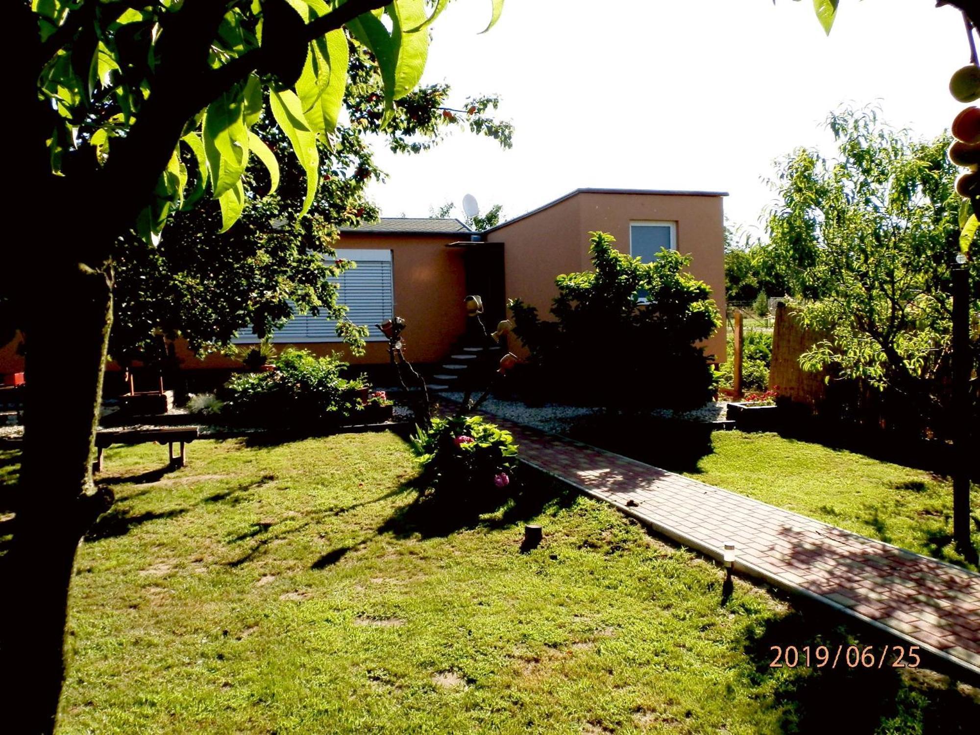 Luca Apartman Papa Villa Exterior photo
